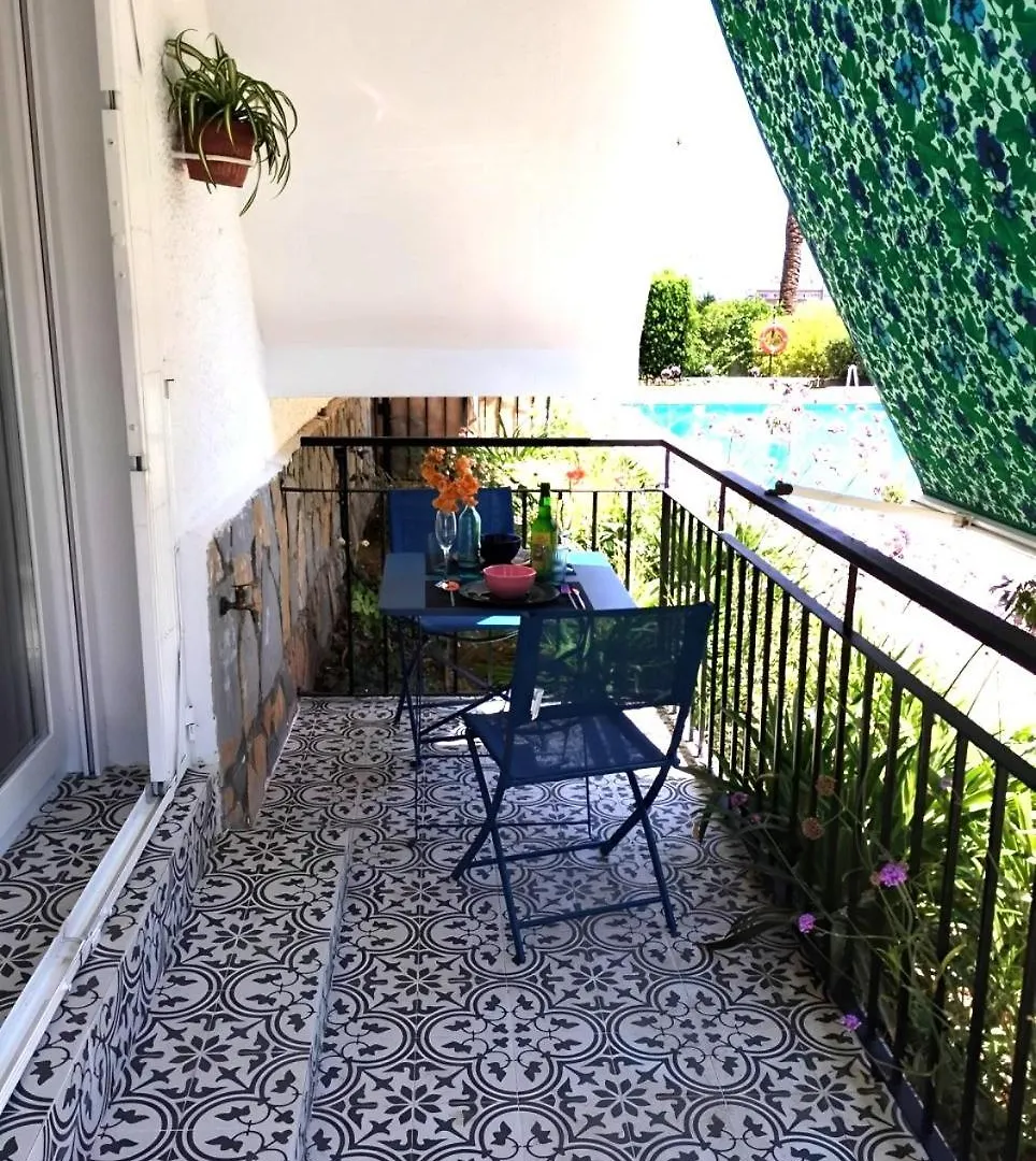 Apartamento Hexagonal En 托雷莫利诺斯 公寓